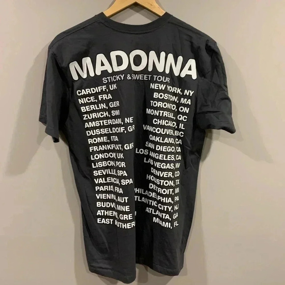 Madonna Sticky & Sweet 2010 Concert  T-Shirt - Picture 2 of 6